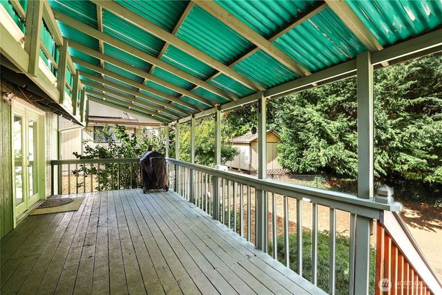 7529 Bridge Place NE, Bremerton, WA 98311