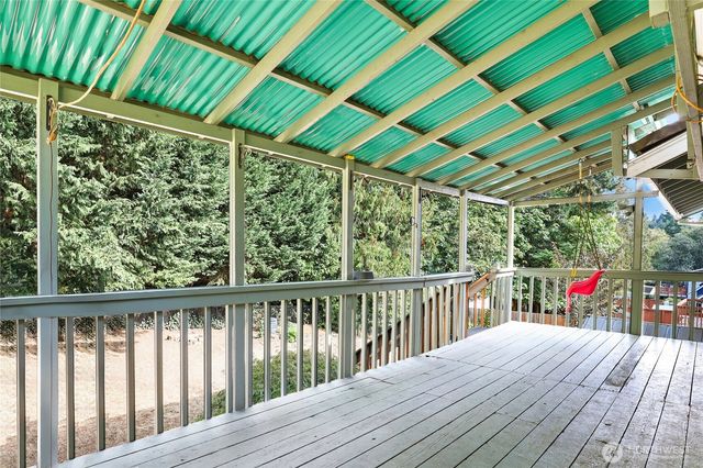 7529 Bridge Place NE, Bremerton, WA 98311