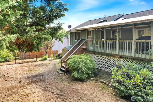 7529 Bridge Place NE, Bremerton, WA 98311