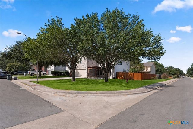 551 Thicket Lane, Kyle, TX 78640