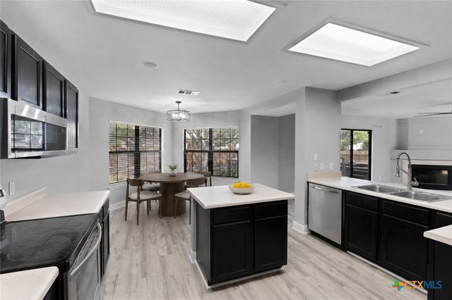 551 Thicket Lane, Kyle, TX 78640