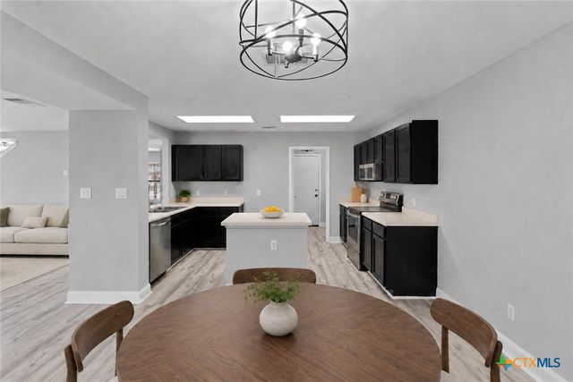 551 Thicket Lane, Kyle, TX 78640
