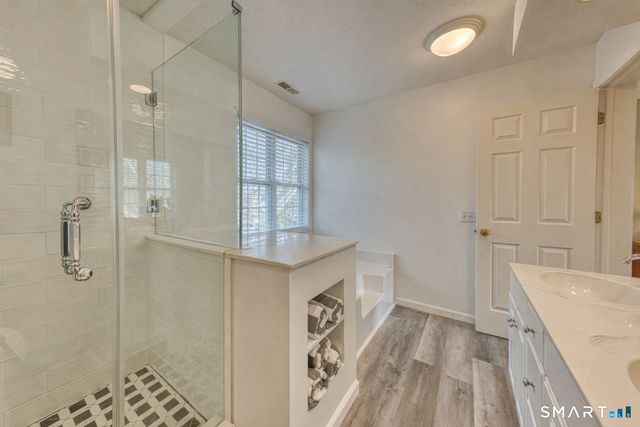 33 Saint Andrews, Glastonbury, CT 06033