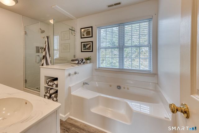 33 Saint Andrews, Glastonbury, CT 06033