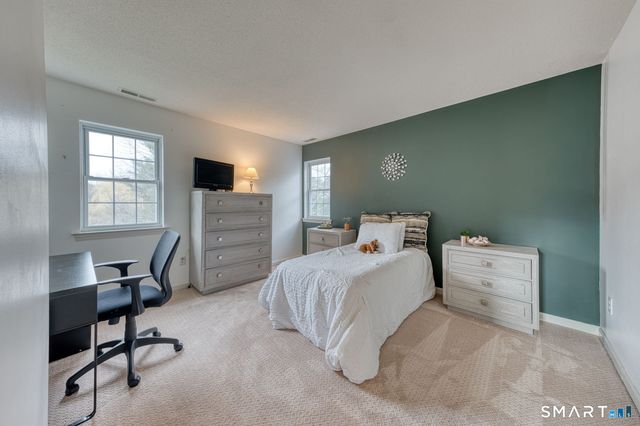 33 Saint Andrews, Glastonbury, CT 06033