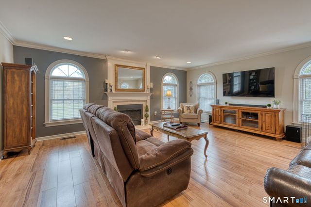 33 Saint Andrews, Glastonbury, CT 06033