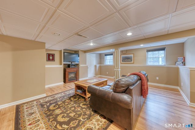 33 Saint Andrews, Glastonbury, CT 06033