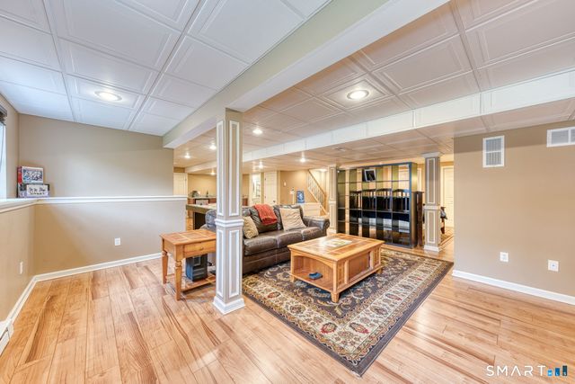 33 Saint Andrews, Glastonbury, CT 06033