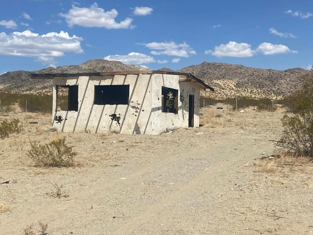 128 Caspers Road, Landers, CA 92285