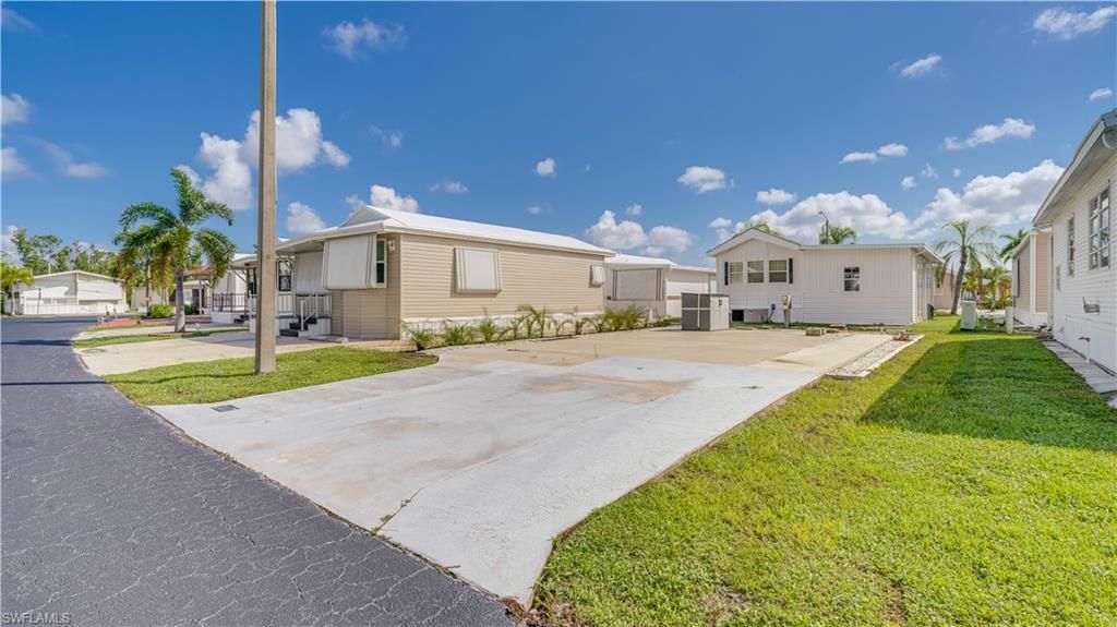 207 Sojourn DR, NORTH FORT MYERS, FL 33903 — photo 2