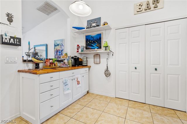 402 SW 46th TER, Cape Coral, FL 33914