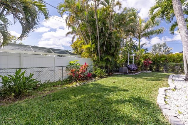 402 SW 46th TER, Cape Coral, FL 33914