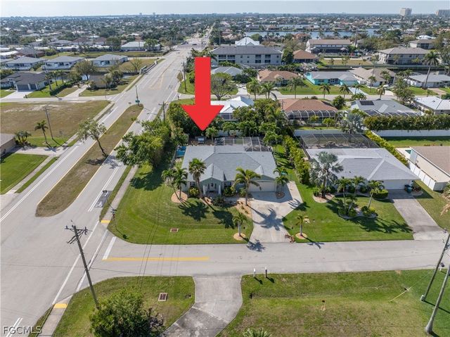 402 SW 46th TER, Cape Coral, FL 33914