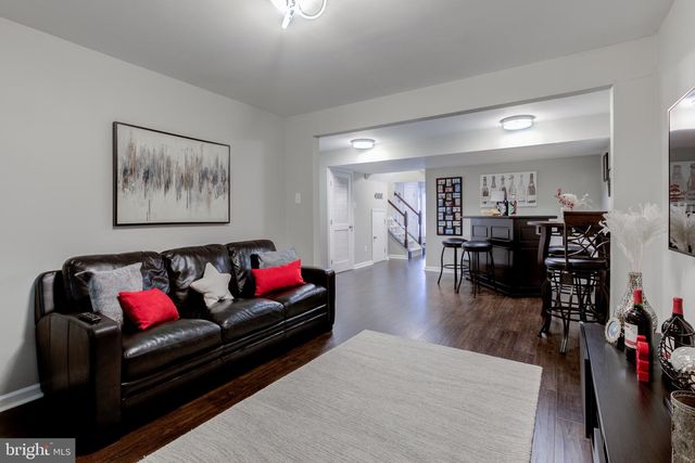 204 ANTHONY CT, North Wales, PA 19454