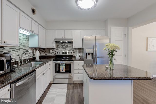204 ANTHONY CT, North Wales, PA 19454
