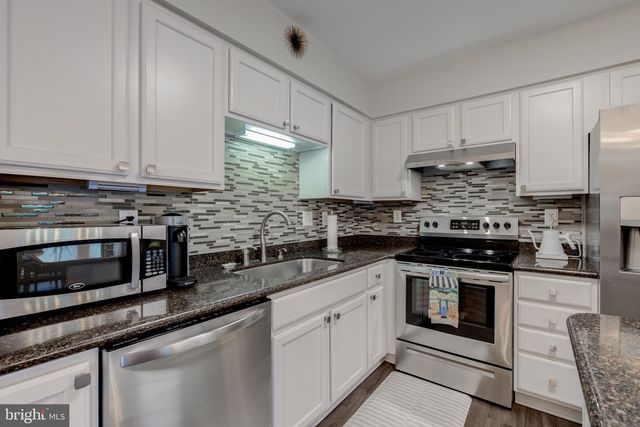 204 ANTHONY CT, North Wales, PA 19454