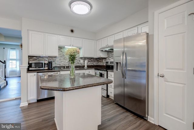 204 ANTHONY CT, North Wales, PA 19454