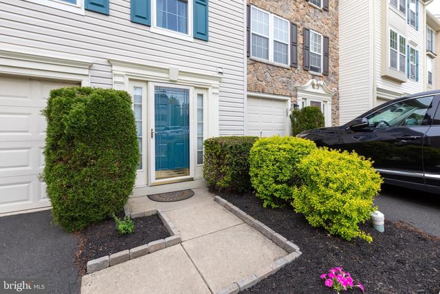 204 ANTHONY CT, North Wales, PA 19454