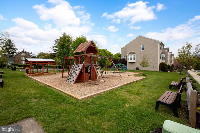 204 ANTHONY CT, North Wales, PA 19454