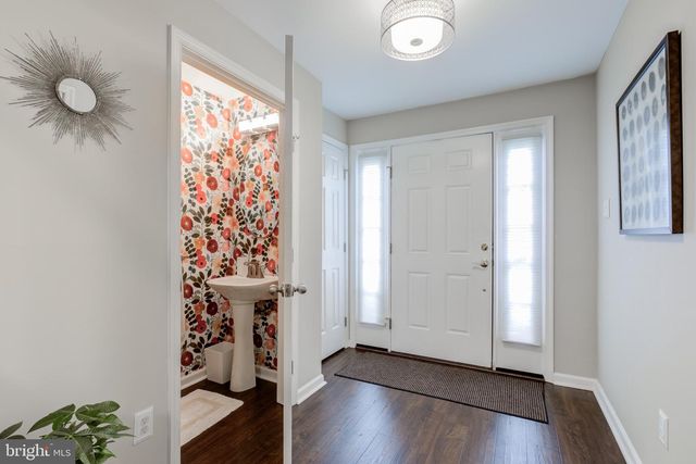 204 ANTHONY CT, North Wales, PA 19454