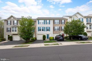 204 ANTHONY CT, North Wales, PA 19454