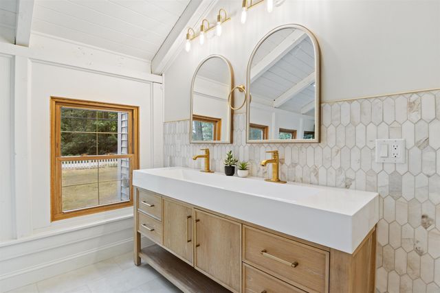 38 Mill Road, North Hampton, NH 03862