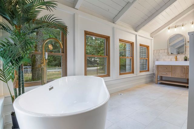 38 Mill Road, North Hampton, NH 03862