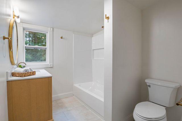 38 Mill Road, North Hampton, NH 03862