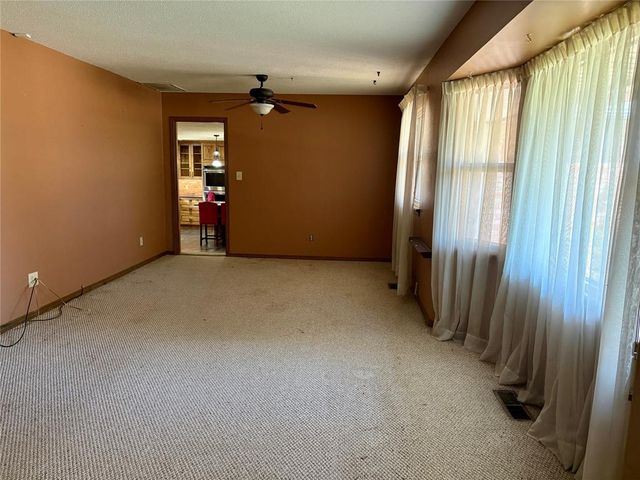 133 S Brentwood Drive, Oklahoma City, OK 73139