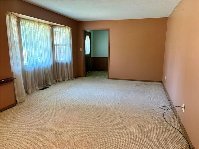 133 S Brentwood Drive, Oklahoma City, OK 73139