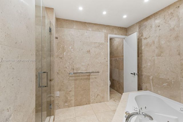 1121 Crandon Blvd E201, Key Biscayne, FL 33149