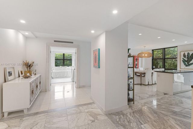 1121 Crandon Blvd E201, Key Biscayne, FL 33149