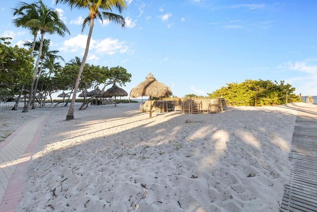 1121 Crandon Blvd E201, Key Biscayne, FL 33149