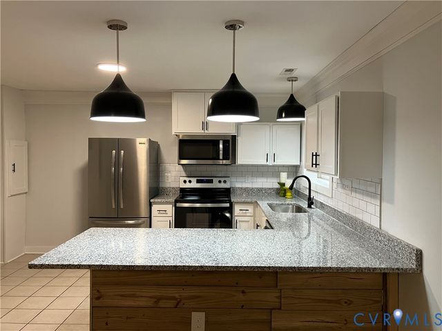 221 Henry Clay Rd, Ashland, VA 23005