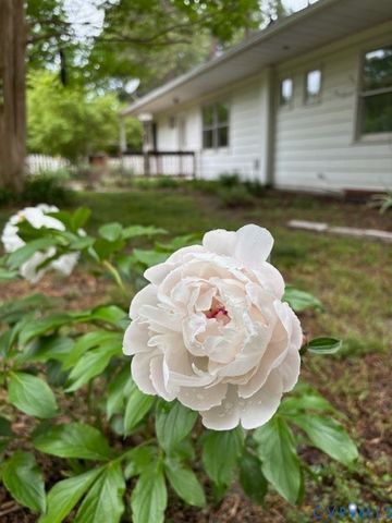 221 Henry Clay Rd, Ashland, VA 23005