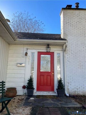 221 Henry Clay Rd, Ashland, VA 23005
