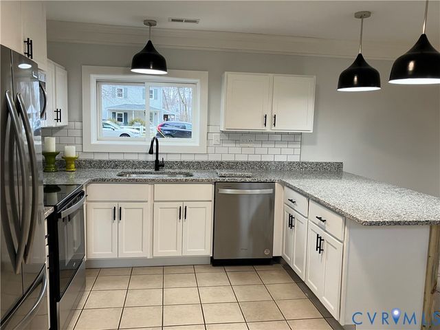 221 Henry Clay Rd, Ashland, VA 23005