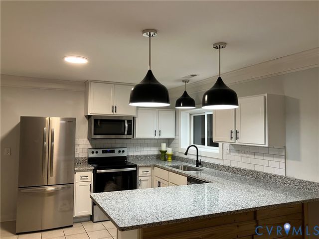 221 Henry Clay Rd, Ashland, VA 23005
