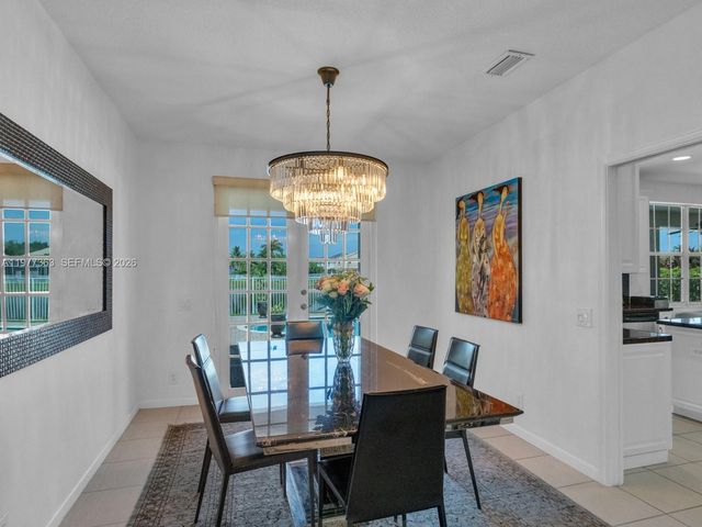 4400 Fox Ridge Dr, Weston, FL 33331