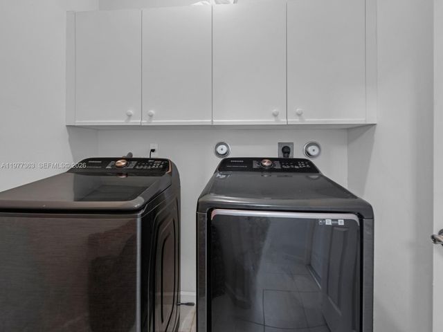 4400 Fox Ridge Dr, Weston, FL 33331