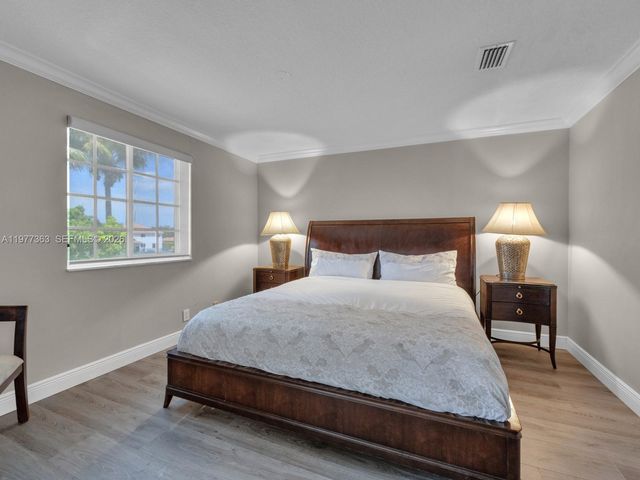 4400 Fox Ridge Dr, Weston, FL 33331