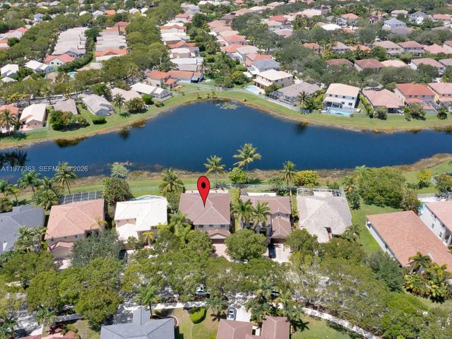 4400 Fox Ridge Dr, Weston, FL 33331