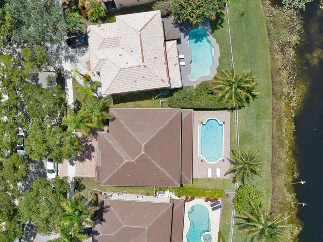 4400 Fox Ridge Dr, Weston, FL 33331