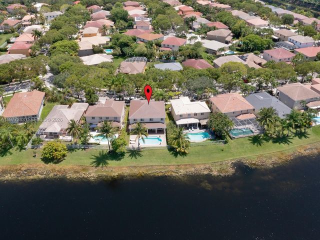 4400 Fox Ridge Dr, Weston, FL 33331