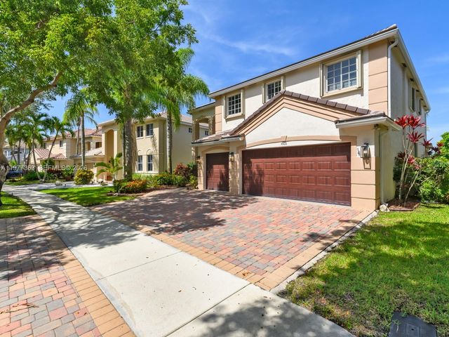 4400 Fox Ridge Dr, Weston, FL 33331