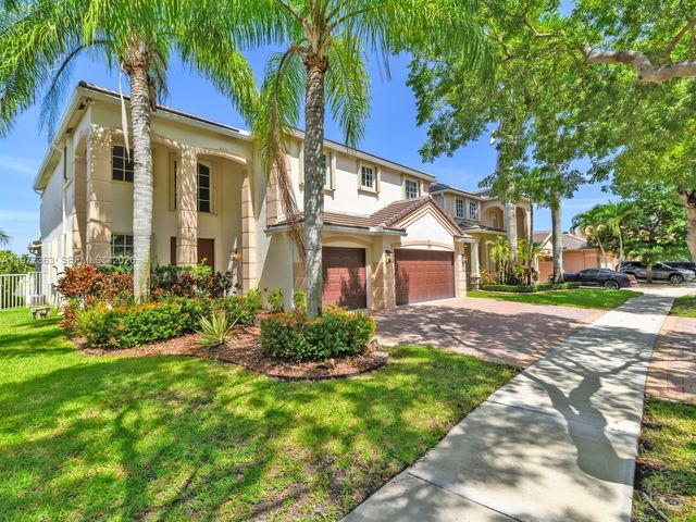 4400 Fox Ridge Dr, Weston, FL 33331