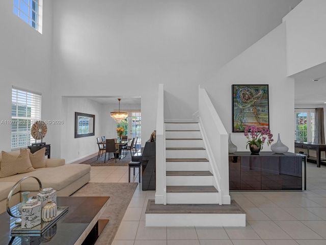 4400 Fox Ridge Dr, Weston, FL 33331