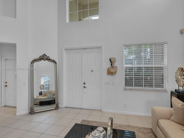 4400 Fox Ridge Dr, Weston, FL 33331