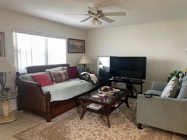 450 Brittany Drive, Delray Beach, FL 33446