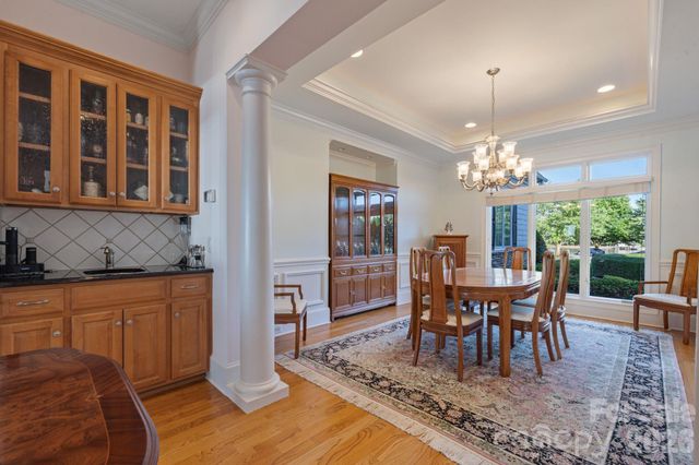 2477 Peninsula Shores Court, Denver, NC 28037